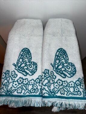 Vtg 80s White Bath Towels with Teal Butterfly Jacquard - Set of 2